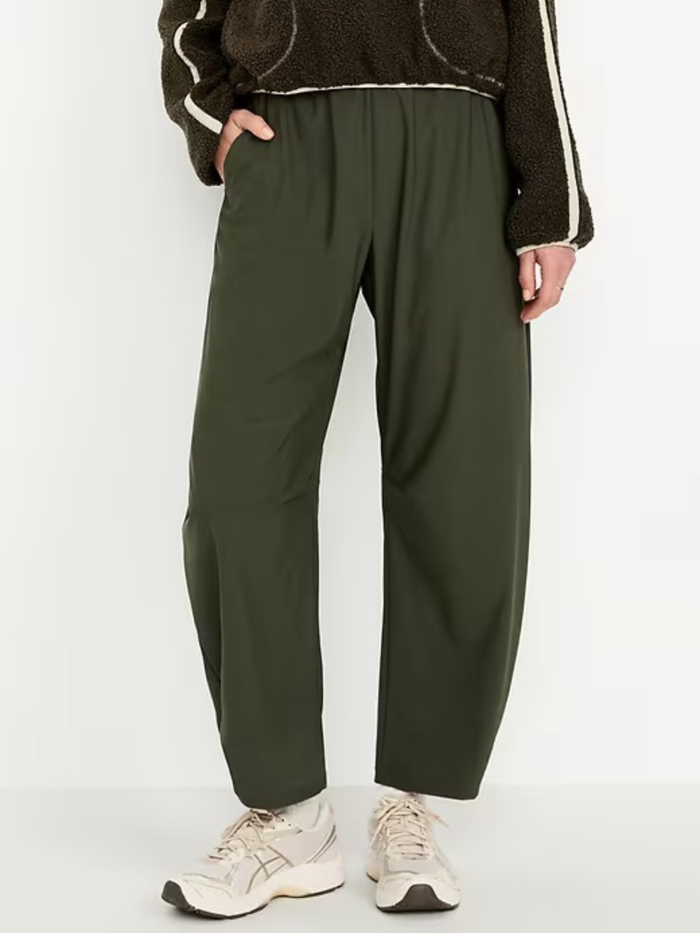 NWOT Old Navy high waisted Sleek Tech barrel ankle pant, ancient forest color